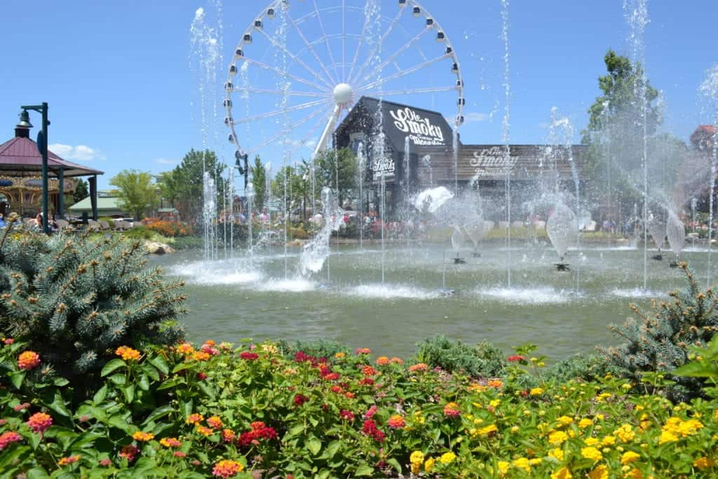 Find the Best Smoky Mountain Souvenirs at These Top 3 Shops